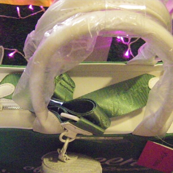 Betsey Johnson Kitsch Queen Of The Green Large Canvas Tote Bag Green & White NWT - Picture 14 of 16